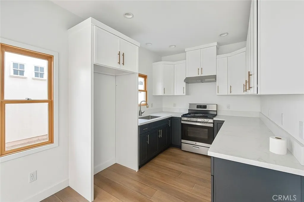 1350 E 8th, Long Beach, California 90813 home-pic-10